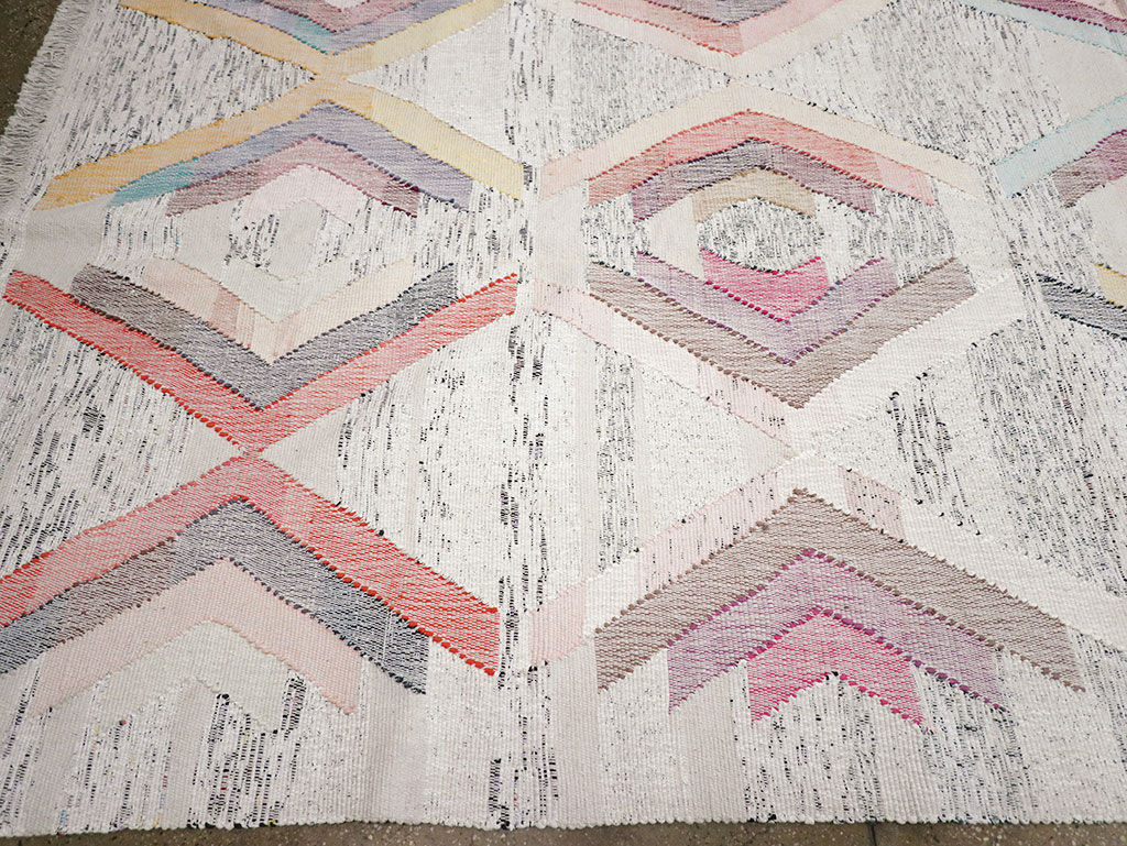 Contemporary Turkish Flatweave Large Room Size Carpet, No.32531 - Staging