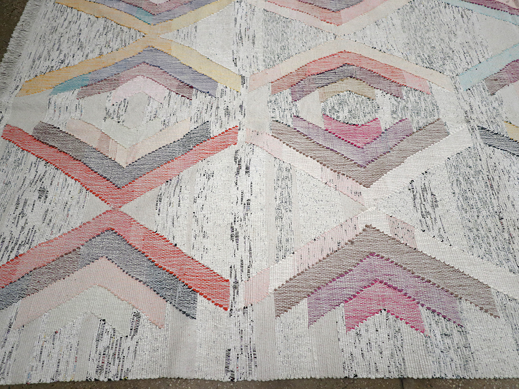 Contemporary Turkish Flatweave Large Room Size Carpet, No.32531 - Staging