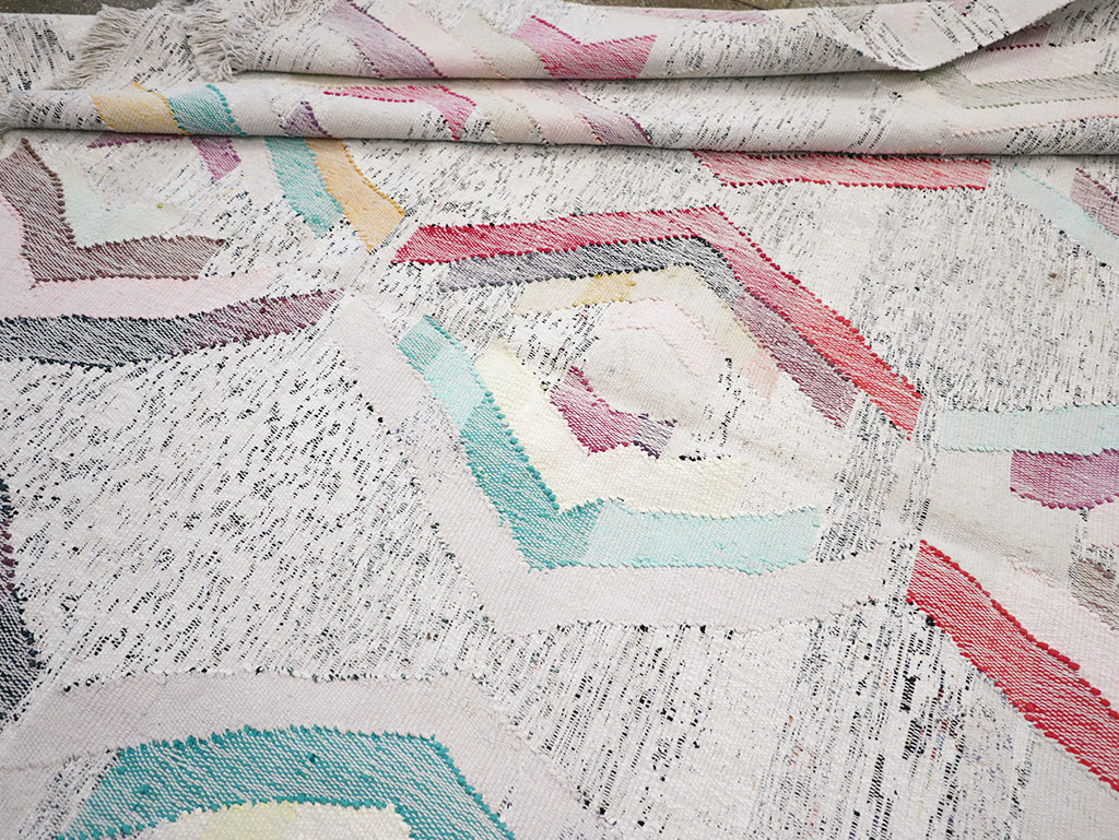 Contemporary Turkish Flatweave Large Room Size Carpet, No.32531 - Staging