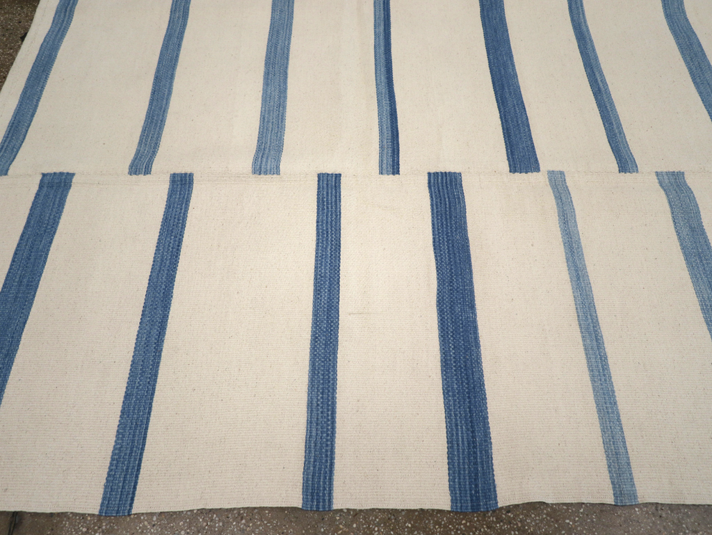 Contemporary Turkish Flatweave Room Size Carpet, No.32542 - Staging