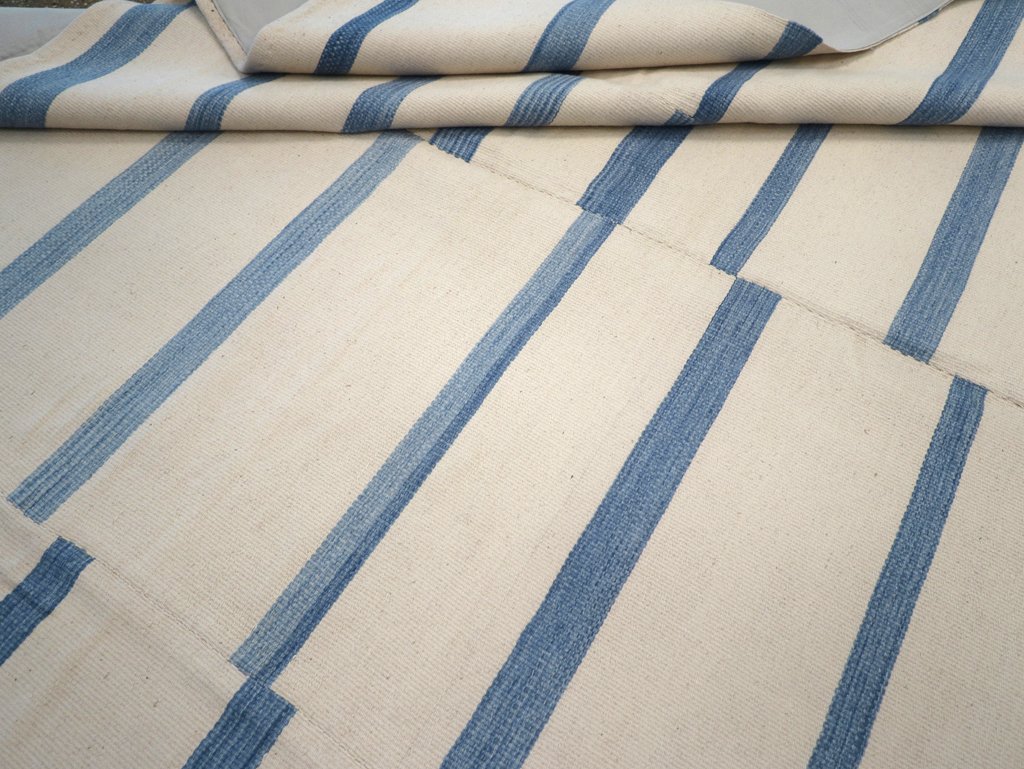 Contemporary Turkish Flatweave Room Size Carpet, No.32542 - Staging