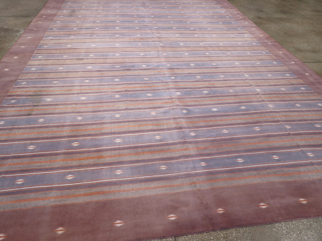 Vintage Indian Flatweave Dhurrie Large Room Size Carpet, No.32563 - Staging