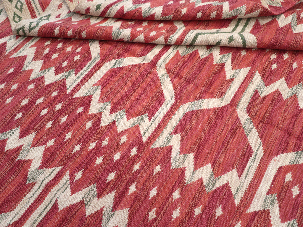 Contemporary Turkish Flatweave Small Room Size Carpet, No.32570 - Staging