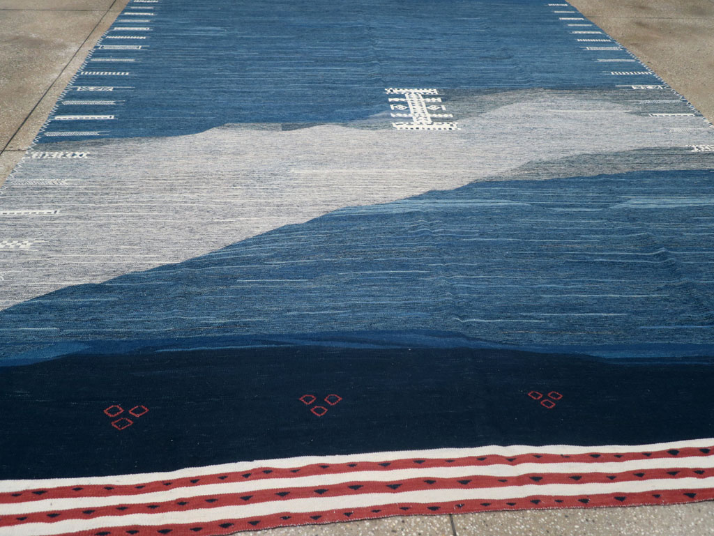 Contemporary Turkish Flatweave Kilim Room Size Carpet, No.32575 - Staging