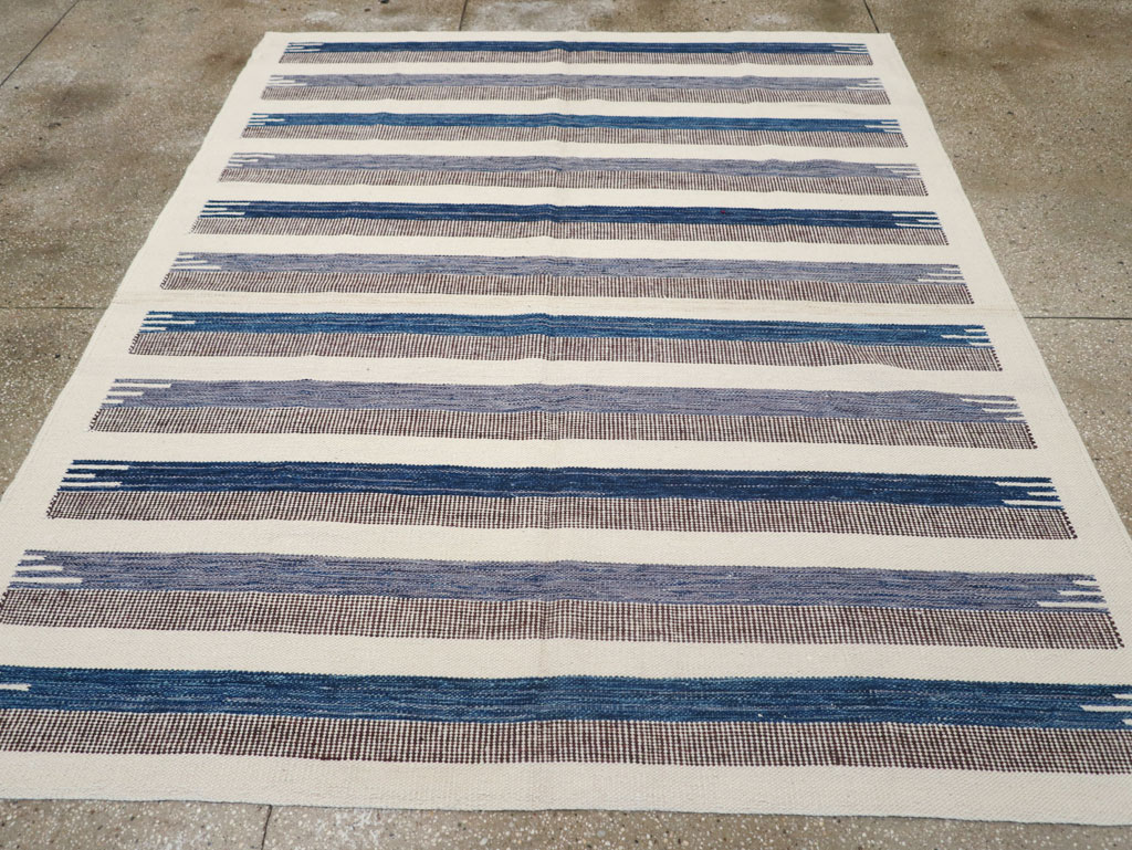 Contemporary Turkish Flatweave Accent Carpet, No.32577 - Staging