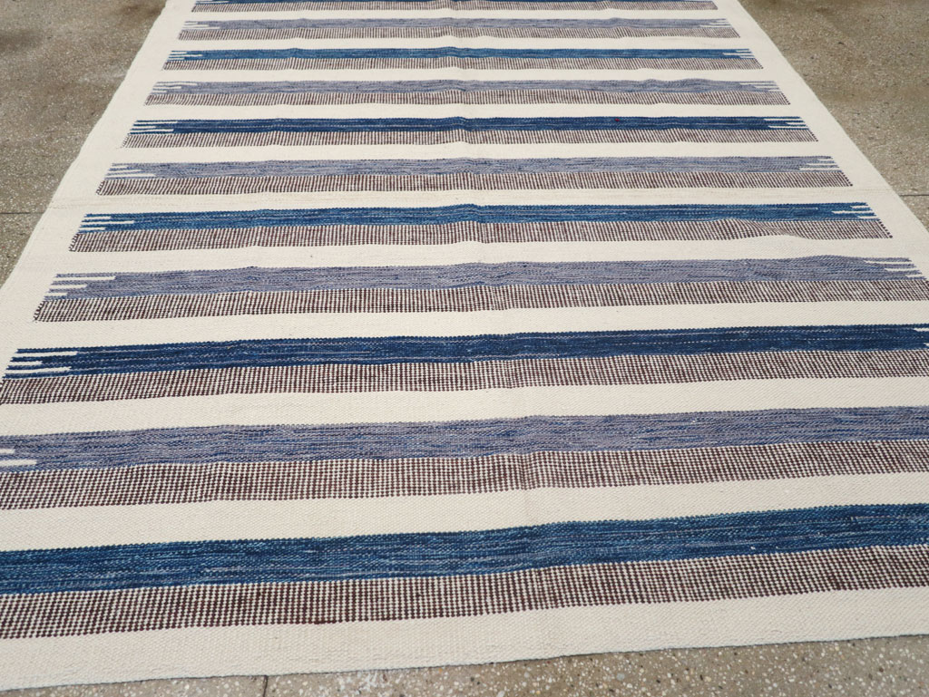 Contemporary Turkish Flatweave Accent Carpet, No.32577 - Staging