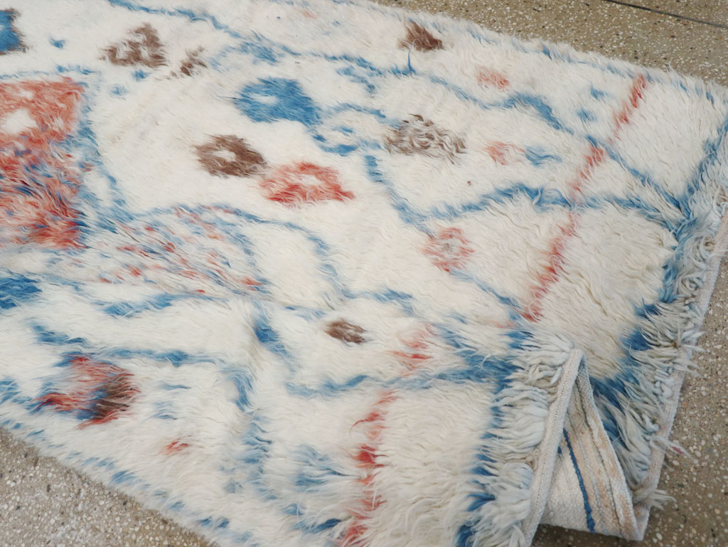 Vintage Moroccan Accent Rug, No.32584 - Staging