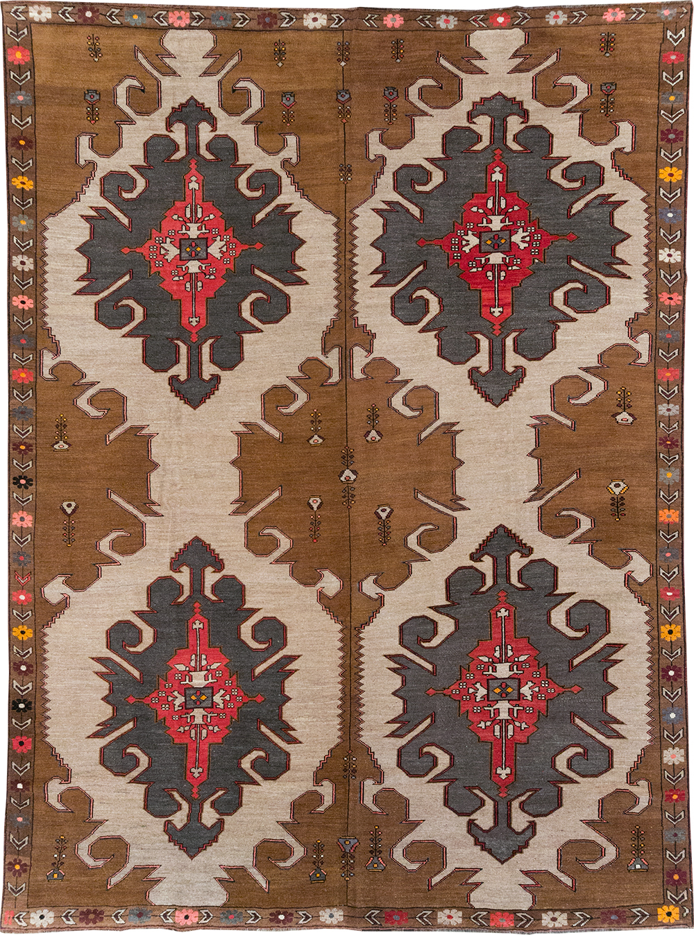 Vintage Turkish Anatolian Room Size Carpet, No.32587 - Staging