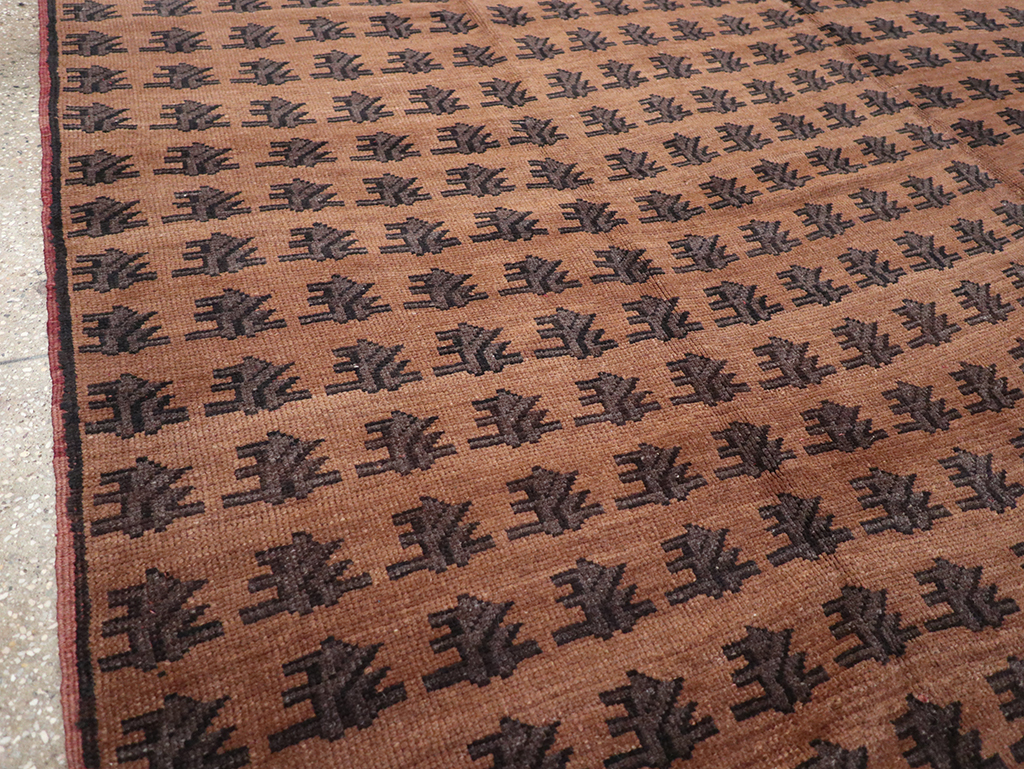 Vintage Turkish Anatolian Room Size Carpet, No.32588 - Staging