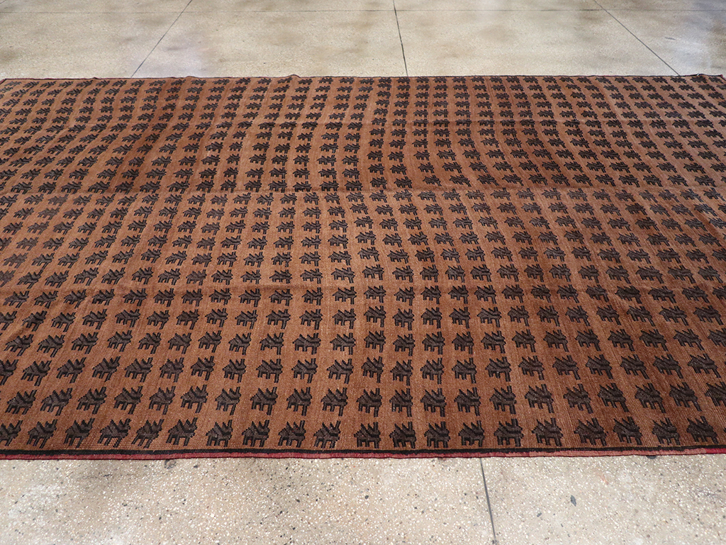 Vintage Turkish Anatolian Room Size Carpet, No.32588 - Staging