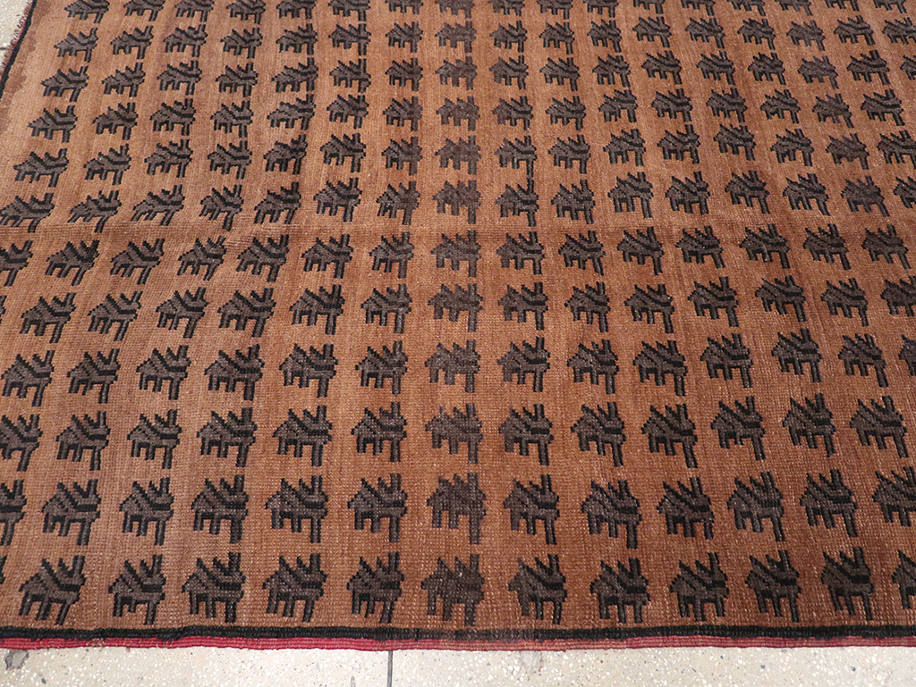 Vintage Turkish Anatolian Room Size Carpet, No.32588 - Staging