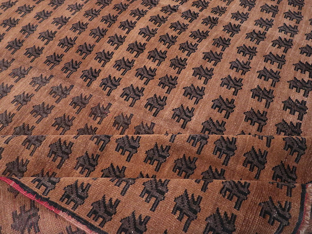 Vintage Turkish Anatolian Room Size Carpet, No.32588 - Staging