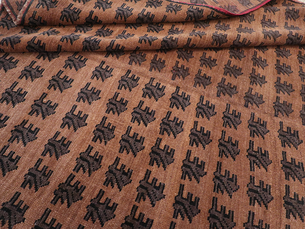 Vintage Turkish Anatolian Room Size Carpet, No.32588 - Staging