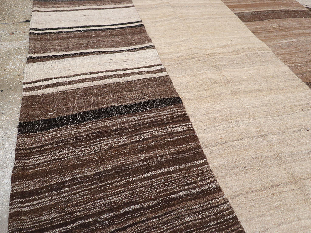 Vintage Persian Flatweave Kilim Room Size Carpet, No.32591 - Staging