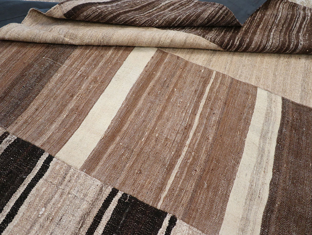 Vintage Persian Flatweave Kilim Room Size Carpet, No.32591 - Staging