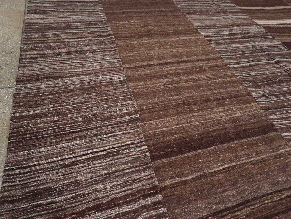Modern Turkish Flatweave Kilim Large Carpet, No.32592 - Staging