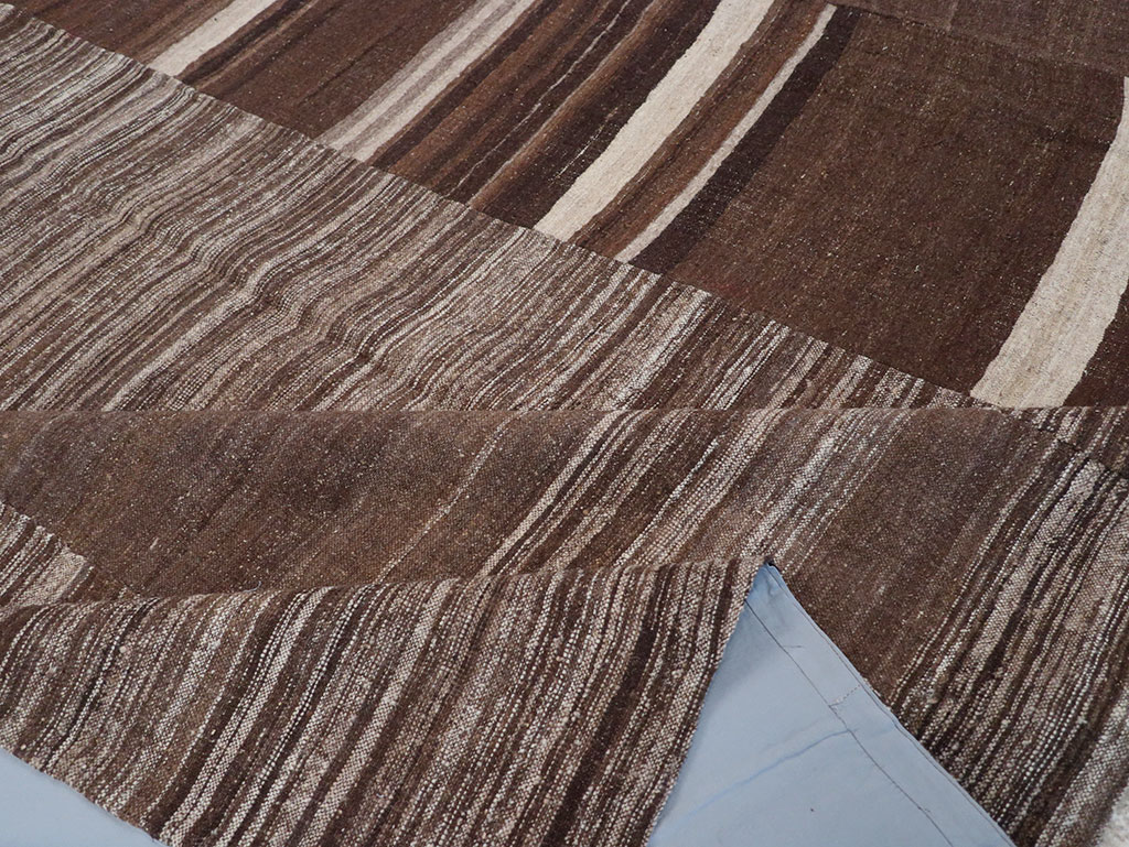 Modern Turkish Flatweave Kilim Large Carpet, No.32592 - Staging