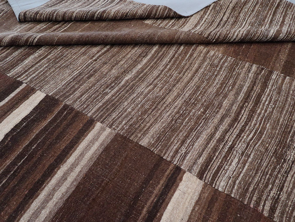 Modern Turkish Flatweave Kilim Large Carpet, No.32592 - Staging