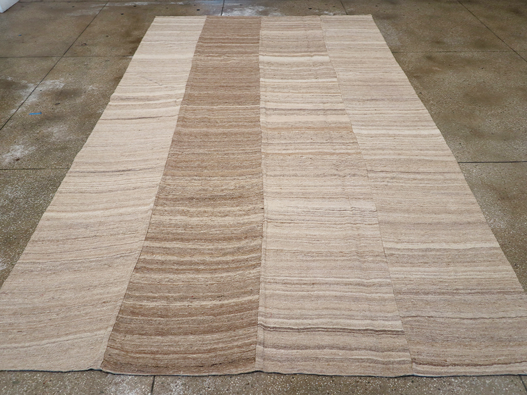 Modern Turkish Flatweave Kilim Room Size Carpet, No.32593 - Staging