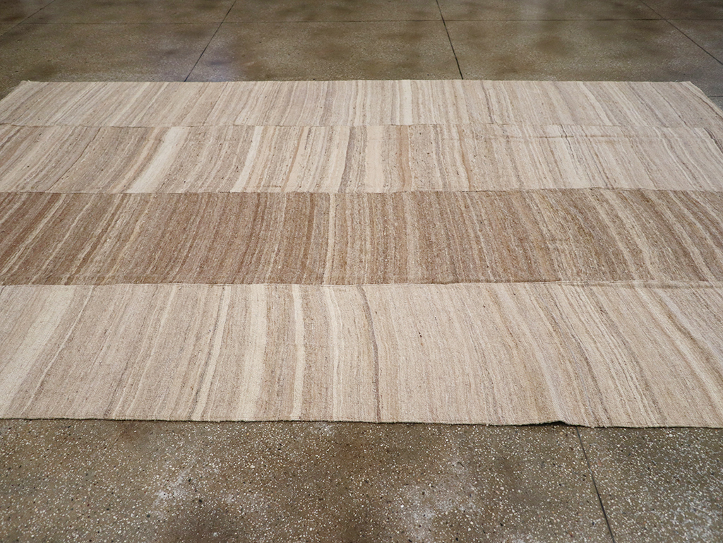 Modern Turkish Flatweave Kilim Room Size Carpet, No.32593 - Staging