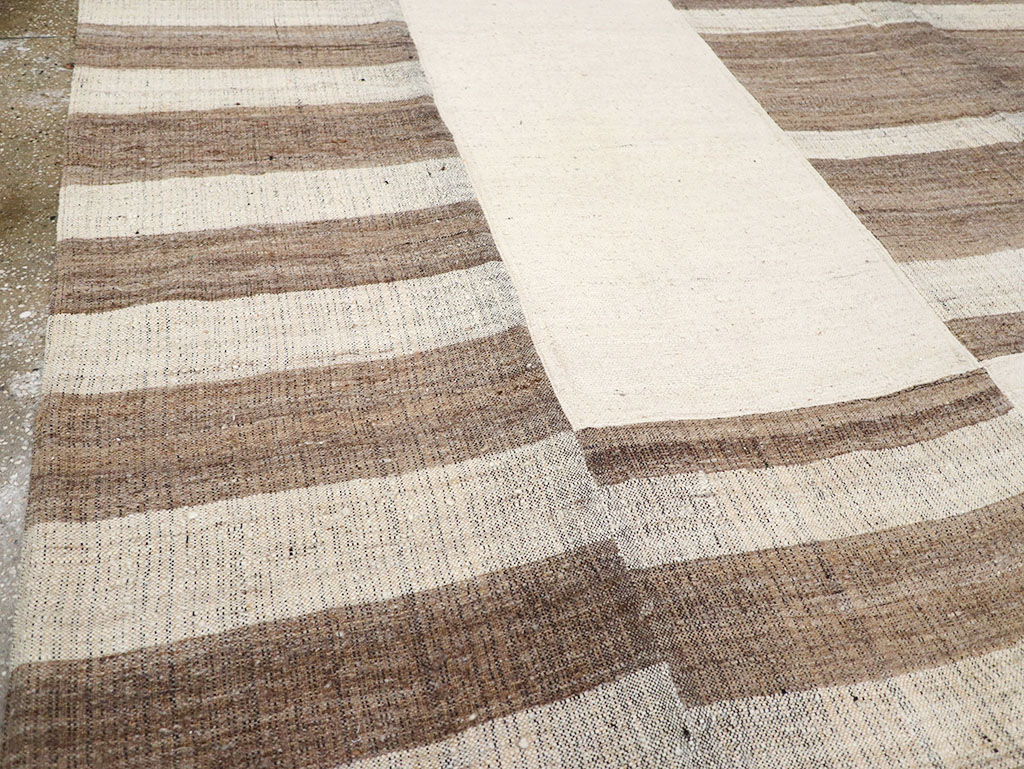 Vintage Persian Flatweave Kilim Room Size Carpet, No.32594 - Staging