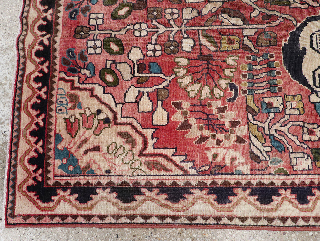 Vintage Persian Mahal Pictorial Throw Rug, No.32595 - Staging