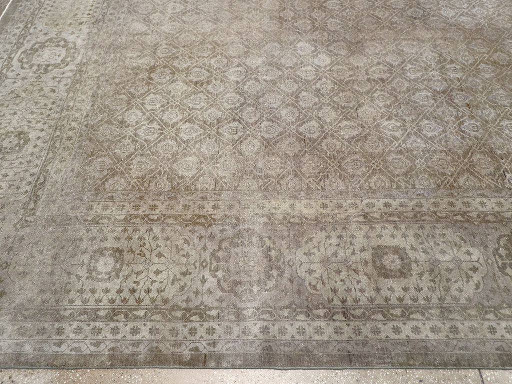 Antique Sivas Carpet, No.32596 - Staging