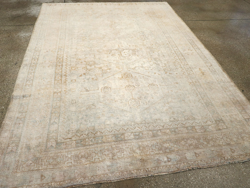 Vintage Persian Shiraz Accent Rug, No.32598 - Staging