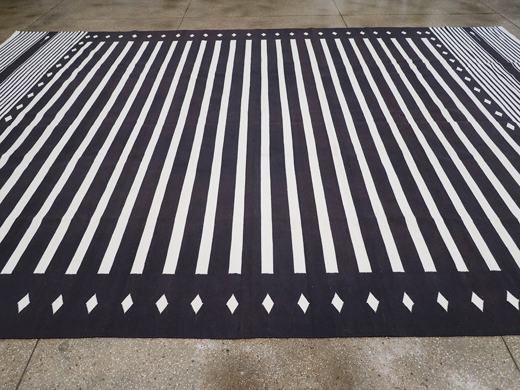 Modern Indian Flatweave Dhurrie Large Carpet, No.32612 - Staging