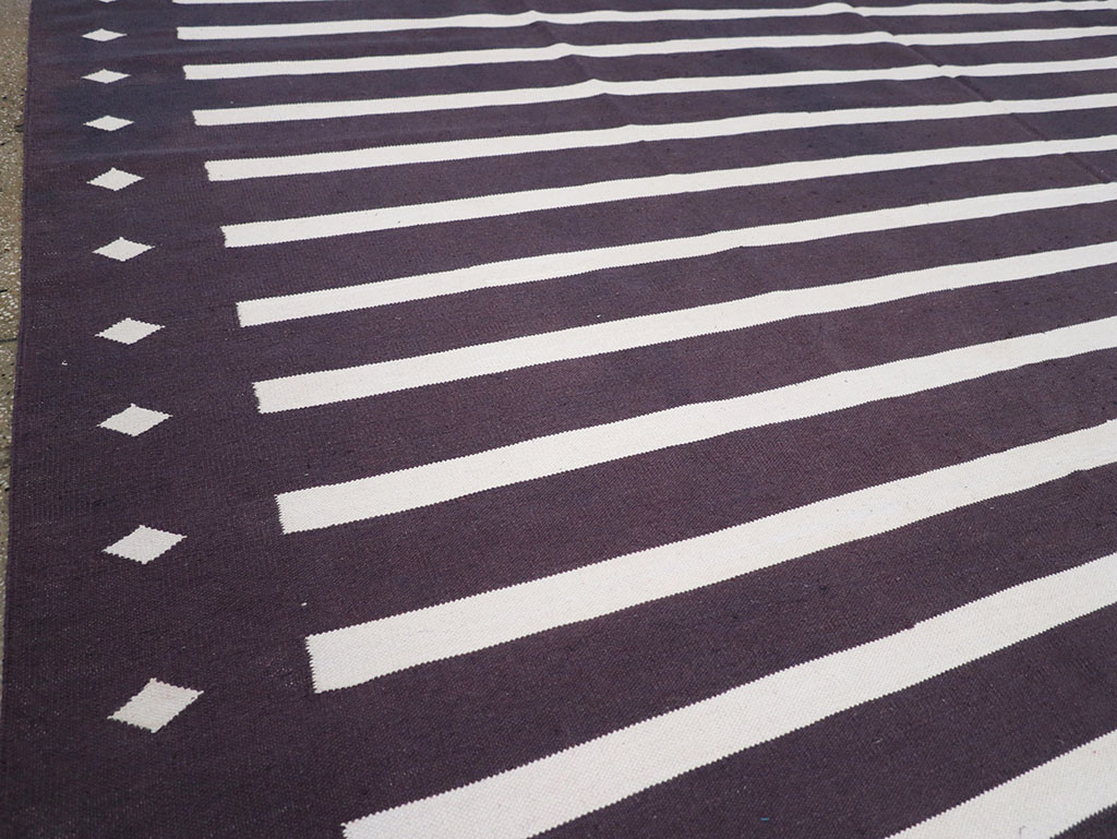 Modern Indian Flatweave Dhurrie Large Carpet, No.32614 - Staging