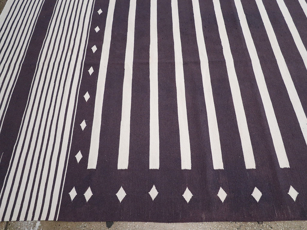 Modern Indian Flatweave Dhurrie Large Carpet, No.32614 - Staging