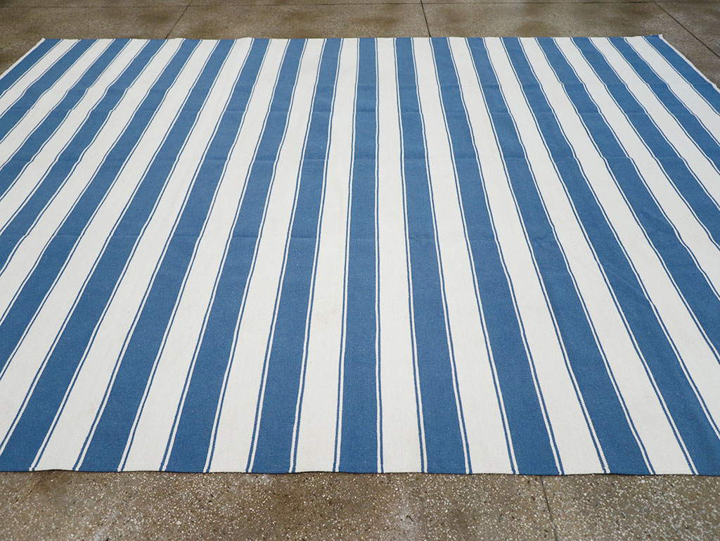 Modern Indian Cotton Dhurrie Room Size Carpet, No.32615 - Staging