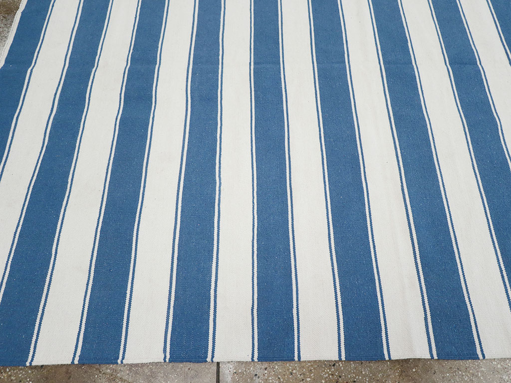 Modern Indian Cotton Dhurrie Room Size Carpet, No.32615 - Staging