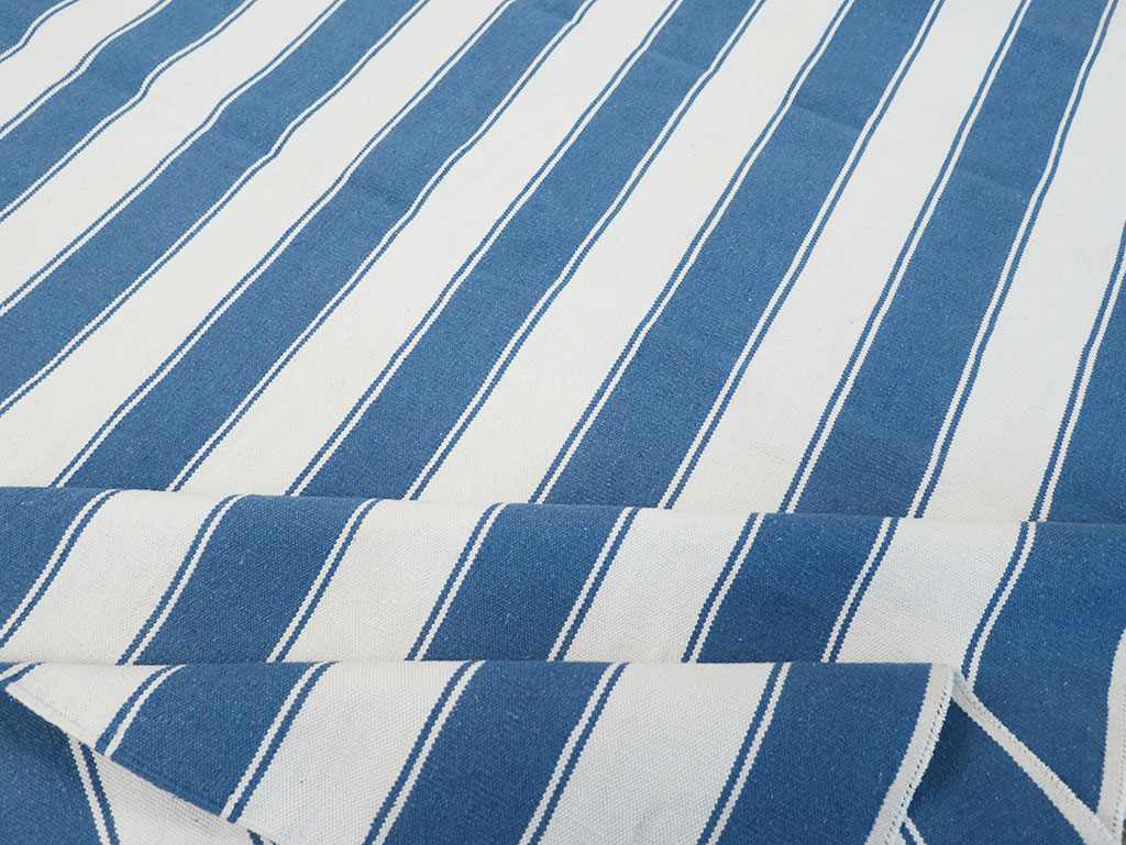 Modern Indian Cotton Dhurrie Room Size Carpet, No.32615 - Staging