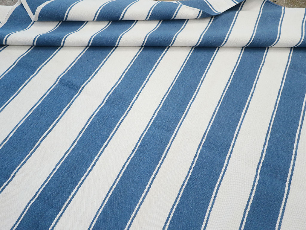 Modern Indian Cotton Dhurrie Room Size Carpet, No.32615 - Staging