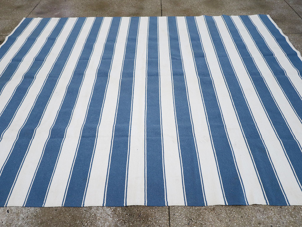 Modern Indian Flatweave Dhurrie Accent Carpet, No.32617 - Staging