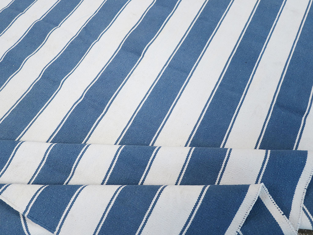 Modern Indian Flatweave Dhurrie Accent Carpet, No.32617 - Staging