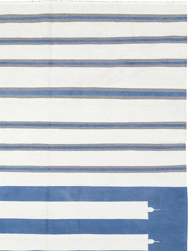 Modern Indian Flatweave Dhurrie Room Size Carpet, No.32622 - Staging