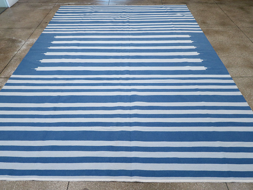 Modern Indian Flatweave Dhurrie Large Room Size Carpet, No.32623 - Staging