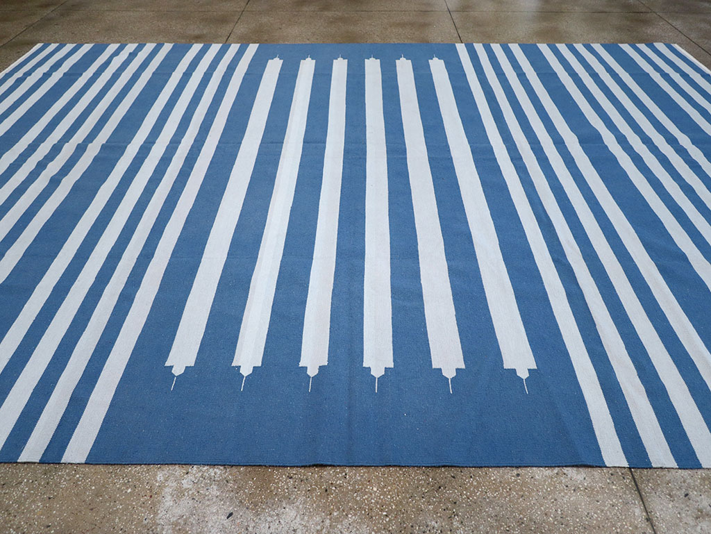 Modern Indian Flatweave Dhurrie Large Room Size Carpet, No.32623 - Staging