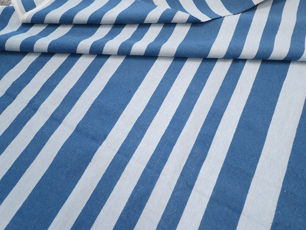 Modern Indian Flatweave Dhurrie Large Room Size Carpet, No.32623 - Staging