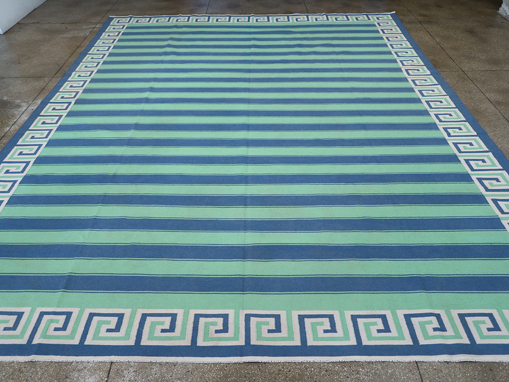 Modern Indian Flatweave Dhurrie Oversize Carpet, No.32625 - Staging