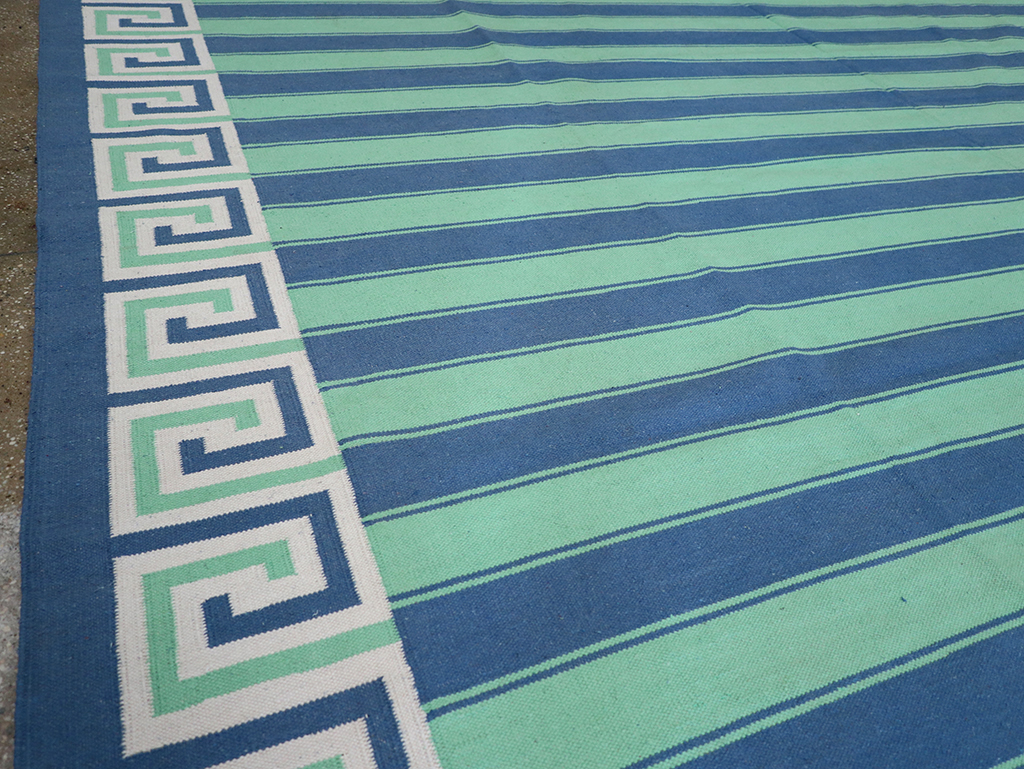 Modern Indian Flatweave Dhurrie Oversize Carpet, No.32625 - Staging