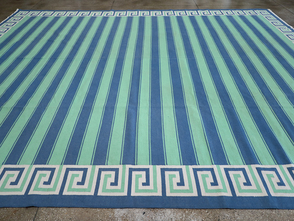 Modern Indian Flatweave Dhurrie Oversize Carpet, No.32625 - Staging