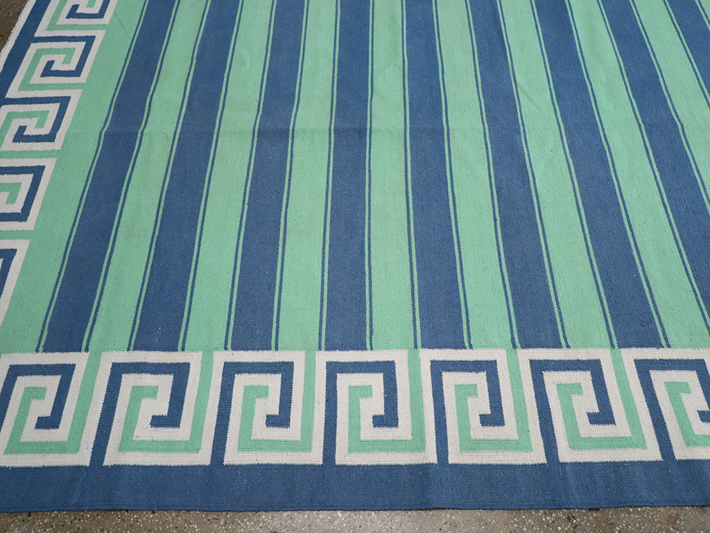 Modern Indian Flatweave Dhurrie Oversize Carpet, No.32625 - Staging