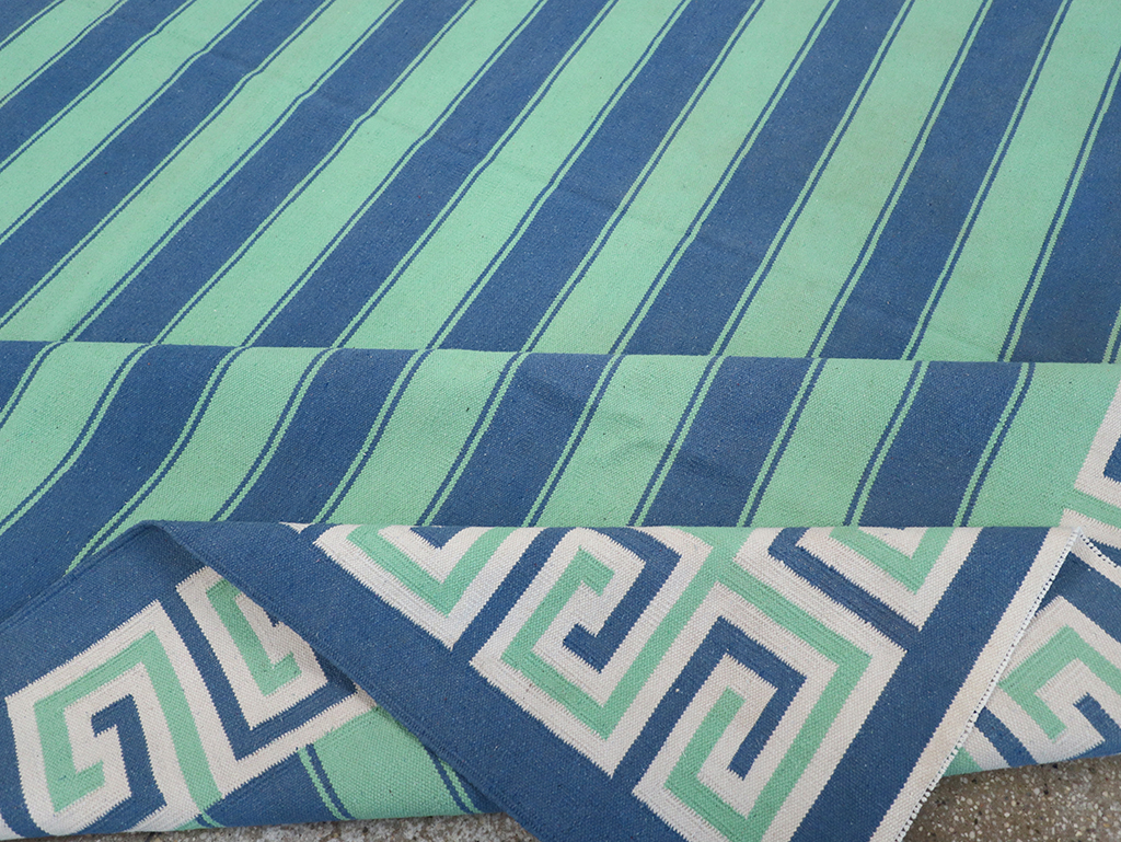 Modern Indian Flatweave Dhurrie Oversize Carpet, No.32625 - Staging