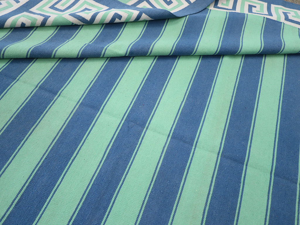 Modern Indian Flatweave Dhurrie Oversize Carpet, No.32625 - Staging