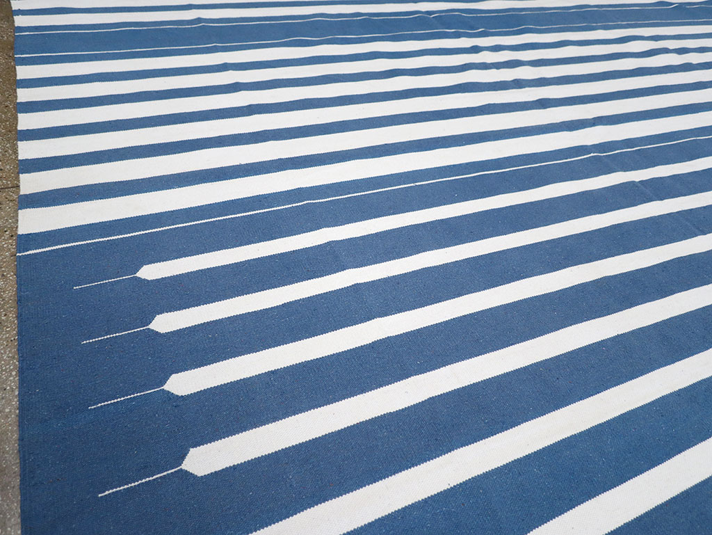 Modern Indian Flatweave Dhurrie Large Room Size Carpet, No.32626 - Staging