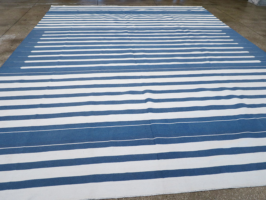 Modern Indian Flatweave Dhurrie Large Room Size Carpet, No.32626 - Staging