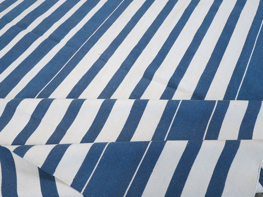 Modern Indian Flatweave Dhurrie Large Room Size Carpet, No.32626 - Staging